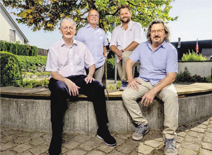 Die vier Bisherigen treten geeint auf, von links: Peter Hochuli, Siegfried Braun, Samuel Felber und Dominique Tschudin. Bilder: zg