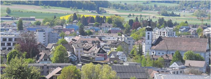 Der Blick auf die Gemeinde Wohlen: Der Geschäftsbericht 2025 ist ein umfassendes Nachschlagewerk und er gibt Auskunft, was im letzten Jahr geleistet wurde. Bild: dm