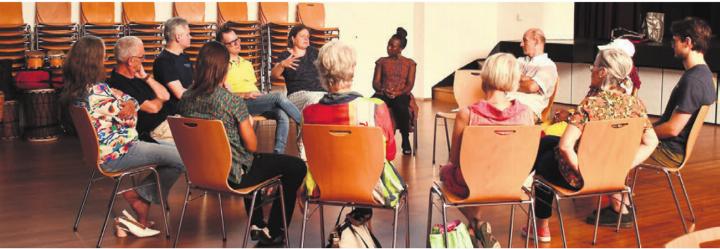 «Wie spiegeln sich Gesellschaften in Musik?» war eine Frage, die Tomas Ondrusek, Musikethnologe, den Teilnehmenden am Workshop stellte. Bild: mo