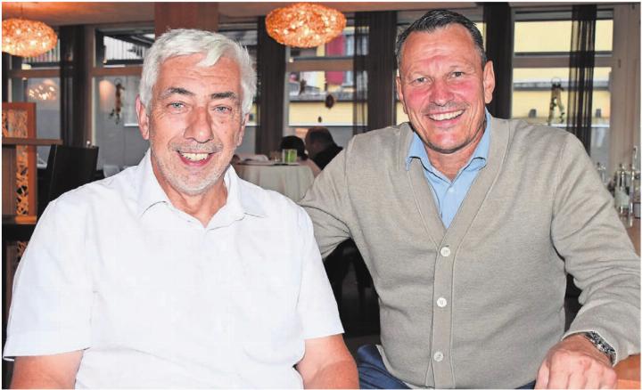 Die Sieger der Wahlen im vergangenen Jahr: SVP-Präsident Roland Büchi (links) erreichte mit seiner Partei praktisch alle Ziele, und Roland Vogt wird neuer Gemeindeammann. Bild: Archiv/dm