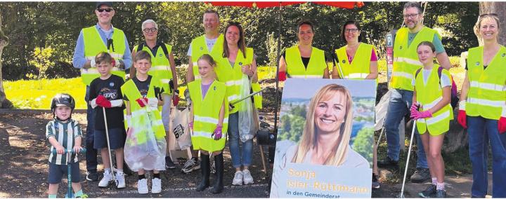 Die Mitte Wohlen packte am Clean-Up-Day kräftig an und bekam von der Bevölkerung einige Komplimente. Bild: zg