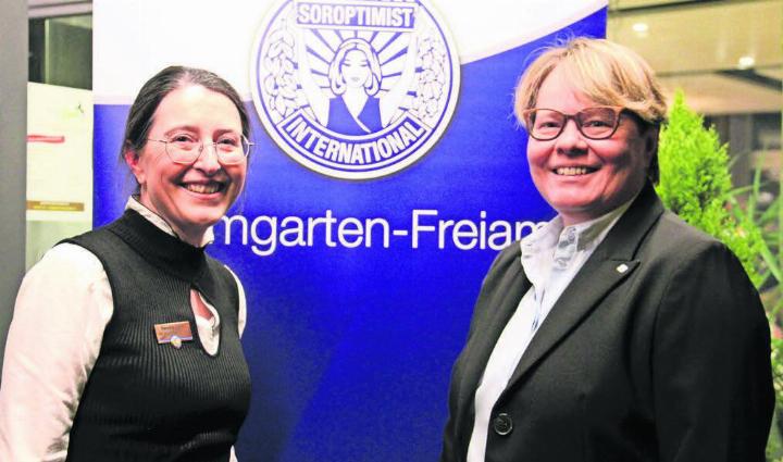 Sorgen für einen spannenden und interessanten Abend: Präsidentin Soroptimist Manuela Luzio (links) und Marianne Wildi, designierte Verwaltungsratspräsidentin Hypothekarbank Lenzburg. Bild: Monica Rast