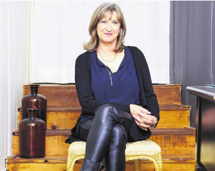 Die Parfümeurin Brigitte Witschi liest am 23. November aus ihrem Buch. Bild: zg