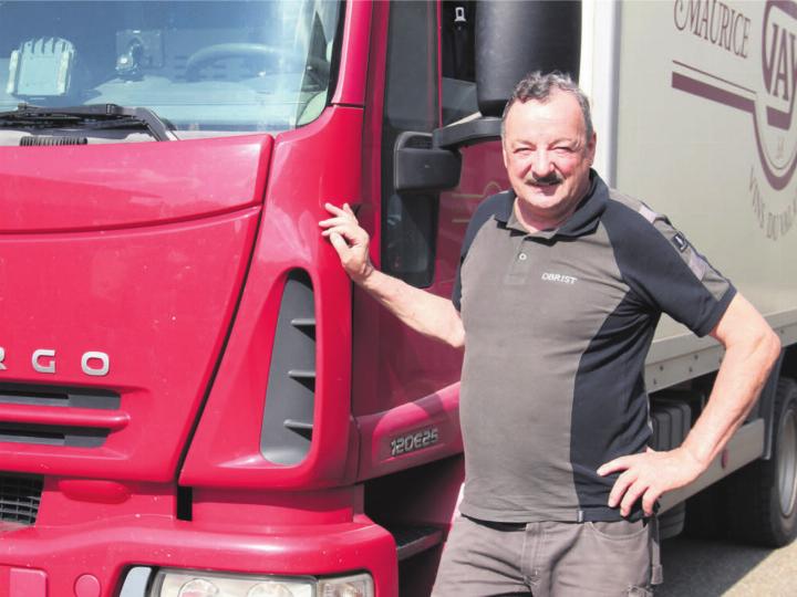 Markus Müller liebt es, mit seinem Iveco Richtung Bündnerland unterwegs zu sein. Bilder: Monica Rast