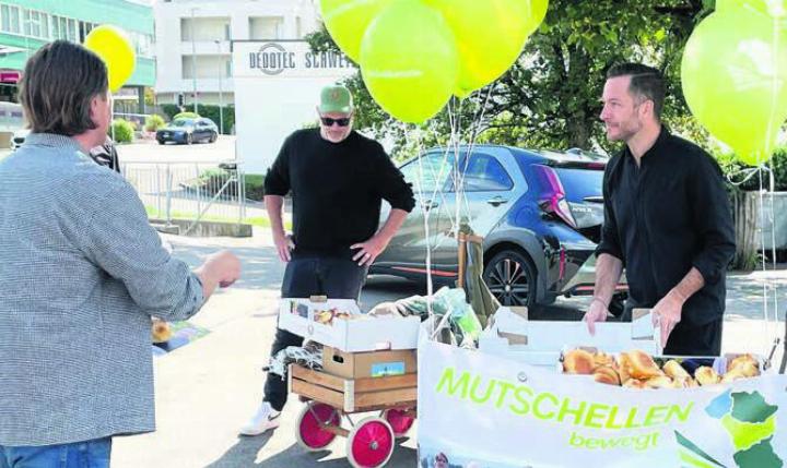 Lukas Huber (rechts) ist der Spitzenkandidat für den Nationalrat Bild: zg