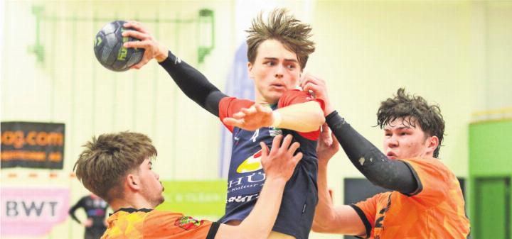 Noah Ihle (Mitte) von der SG Wohlen Mutschellen. 
Bild: Jan Gelpke