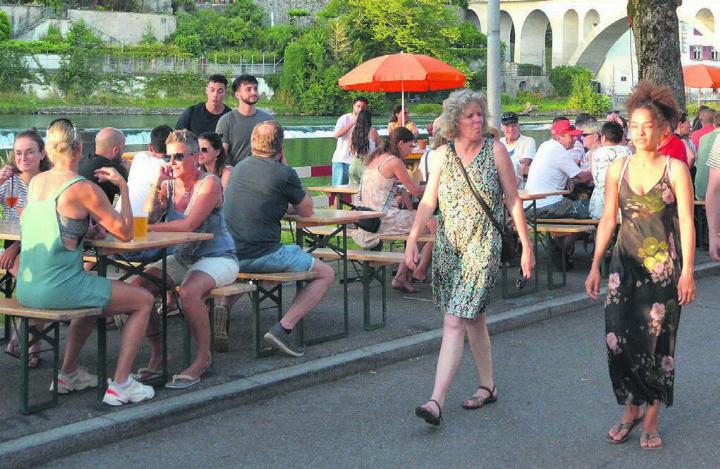 Das Reussfoodfestival sorgte am Mittwochabend für eine eindrückliche Atmosphäre. Bilder: Roger Wetli Das Reussfoodfestival sorgte am Mittwochabend für eine eindrückliche Atmosphäre. Bilder: Roger Wetli