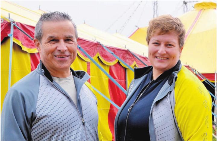 Zwei Turnende mit Herz und Humor für grosse Projekte. OK-Präsident Erich Rey und Sponsoring-Chefin Maritta Fischer, dank deren Engagement der Circus Meri unvergesslich wurde. Bild: Archiv