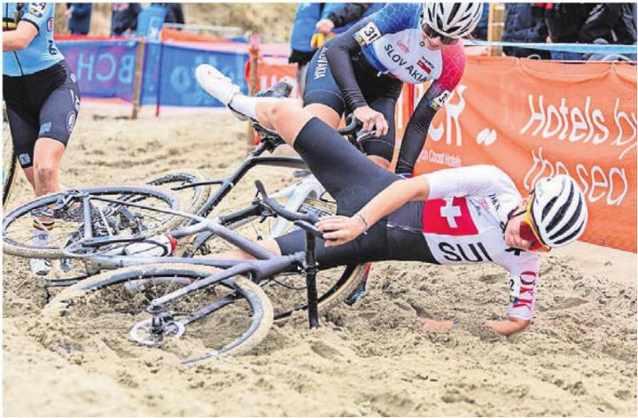 Auch ein Sturz am Strand hinderte Shana Huber nicht an einer Platzierung in den Top 5 an der Radquer-EM. Bild: zg