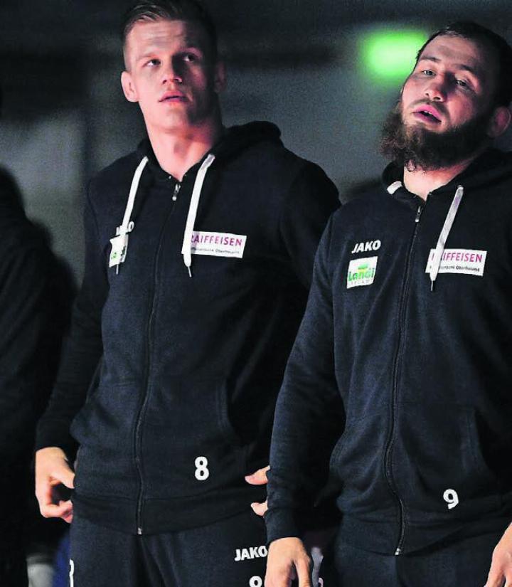 Marc Weber (links) neben Magomed Ayshkanov. Die beiden sind die Bild: Archiv/awa