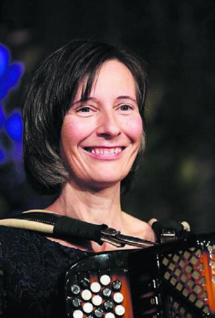 Claudia Muff und ihr Akkordeon. Bild: zg