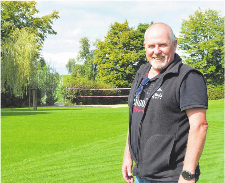 Im hinteren Bereich der Badi sollen die Planschbecken platziert werden – nah am neuen Eingang und an der Gastronomie. «Aus Sicherheitsgründen», sagt Badi-Betriebsleiter Martin Burkart. Bild: Annemarie Keusch