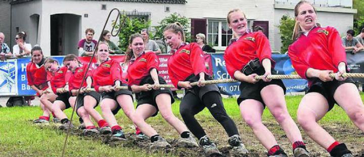 Die Sinser Frauen im Einsatz in Mosnang. Bild: zg