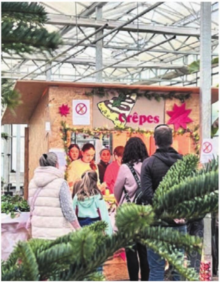 Die frischen Crêpes der Oberstufenschüler fanden grossen Absatz.