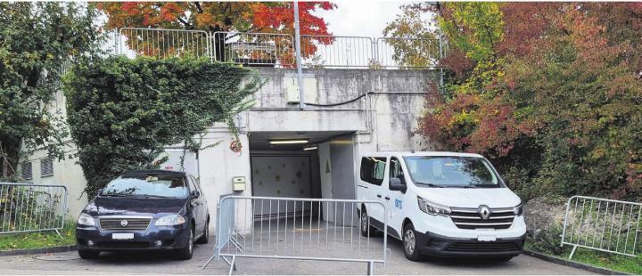 Der Eingang zur geschützten Operationsstelle in Muri, welche Platz für 130 Personen bietet. Bild: Verena Anna Wigger