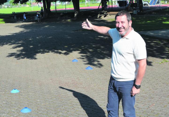 Zwar gebe es am Zufikerfäscht lauter Höhepunkte, sagt Schulleiter und Co-OK-Präsident Giovanni Soricelli. «Aber das Jugendfest inklusive Kinderumzug sowie der Familientag sind sicher etwas Besonderes.» Bild: Sabrina Salm