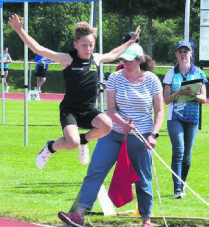 Solche Sprünge gibt es am Sonntag zu bewundern. Bild: Archiv