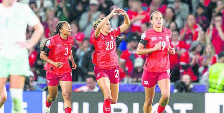 Der Frauenfussball spaltet nach wie vor die Geister. Bild: Freshfocus