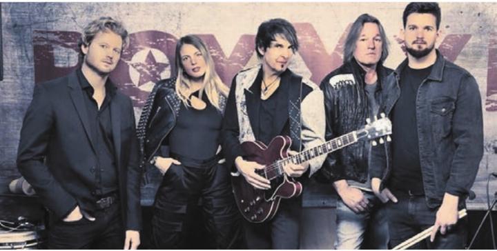 «Roxxxet» um Paul Etterlin (Mitte) bringt die grössten Hits von Roxette auf die Bühne. Bild: zg