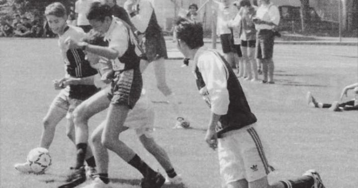 Die Schülerinnen und Schüler kämpfen in Bremgarten um den Aargauer HPS-Fussballcup. Bild: Archiv