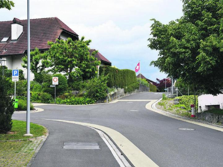 In den Gotthardweg wurden neu die Abwasserleitungen verlegt, und die Strasse erhielt endlich einen Feinbelag. Bild: Verena Anna Wigger