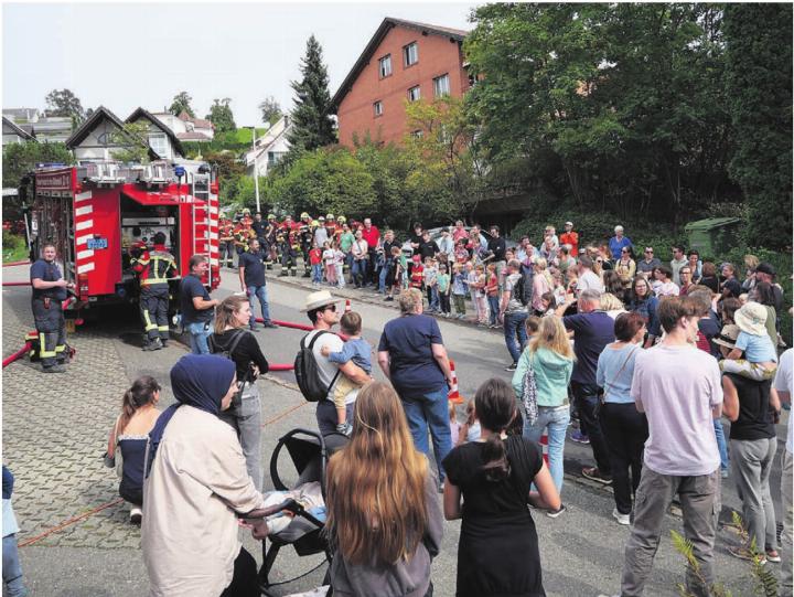 Das Publikum erschien zahlreich und erlebte eine abwechslungsreiche Übung. Bilder: Vincenz Brunner