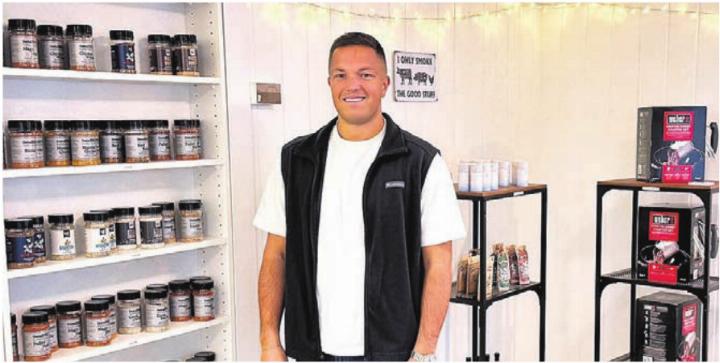 Bild: Roman Bader freut sich, seine Leidenschaft mit Kundschaft zu teilen. Bild: zg