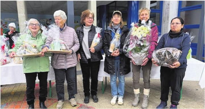 Den Lady’s Cup gewannen: (von links) Regina Marti und Brigitte Blaser, Franziska Lehmann und Ning Leuthold, Heidi Schelker und Irene Schwarz. Bild: zg
