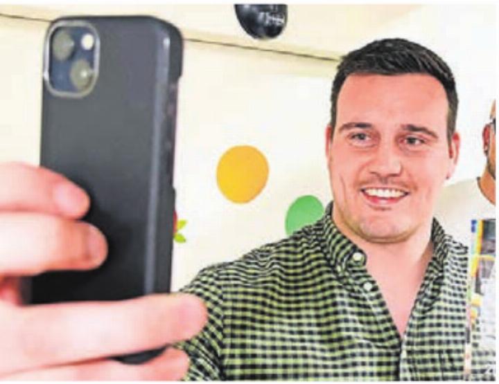 Joel Strebel und sein Siegerselfie. Bild: spr