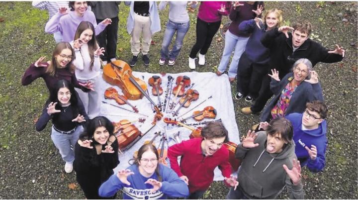 Die Musikschülerinnen und -schüler der Kanti Wohlen präsentieren mit dem Opernensemble WorkshOpera Bern und Schülern der Neuen Kantonsschule Aarau eine Opernpastete. Bild: zg