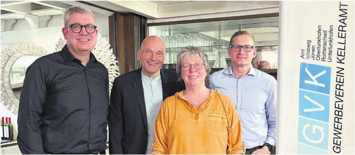 Der neue Präsident Christian Vuithier mit Amtsvorgänger Roger Cébe sowie den bleibenden Vorstandsmitgliedern Aktuarin Natalie Hagenbuch und Kassier Marco Widmer. Bilder: zg