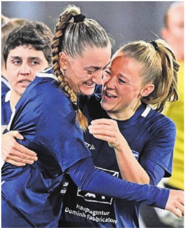 Vesa Ahmetaj (links) und Sandy Steinmann bejubeln den Finaleinzug. Bild: awa Vesa Ahmetaj (links) und Sandy Steinmann bejubeln den Finaleinzug. Bild: awa