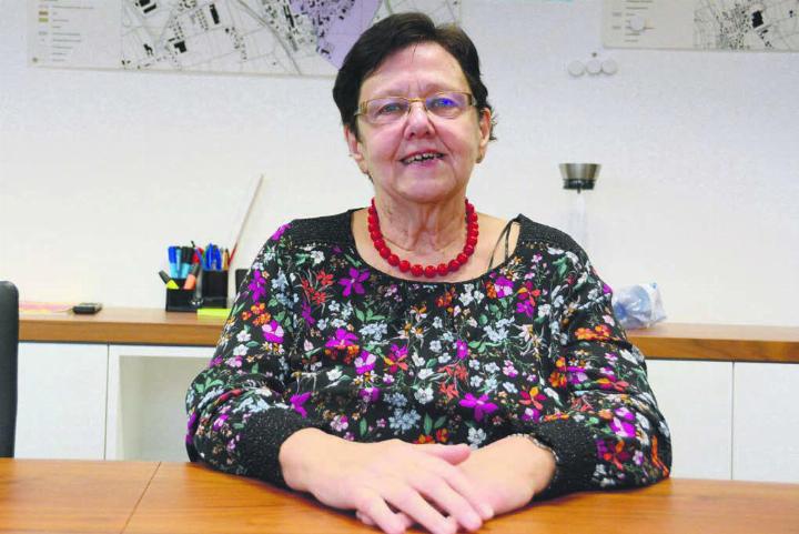 Auf diesem Stuhl sass sie die letzten 16 Jahre jeden zweiten Montag: Heidi Hegglin auf ihrem Stammplatz im Gemeinderatszimmer. Bald schon wird sie ein letztes Mal hier mitwirken und diskutieren. Bild: Chregi Hansen Auf diesem Stuhl sass sie die letzten 16 Jahre jeden zweiten Montag: Heidi Hegglin auf ihrem Stammplatz im Gemeinderatszimmer. Bald schon wird sie ein letztes Mal hier mitwirken und diskutieren. Bild: Chregi Hansen