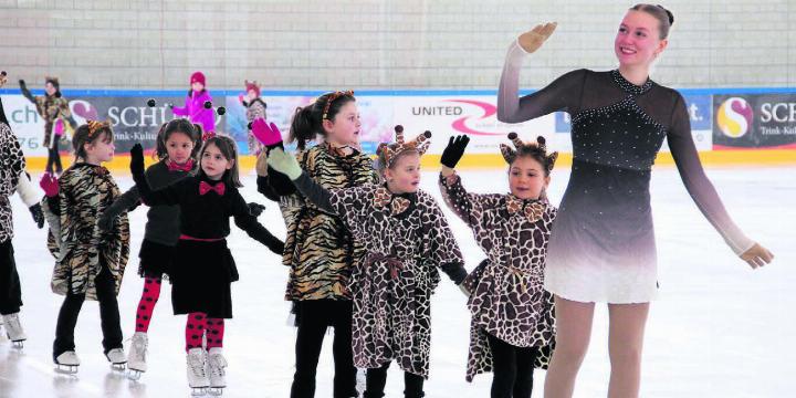 Von der Spielgruppe bis zu den Sternlikindern – man darf sich am Schaulaufen auf viele strahlende Kinderaugen freuen. Bild: Archiv/mo