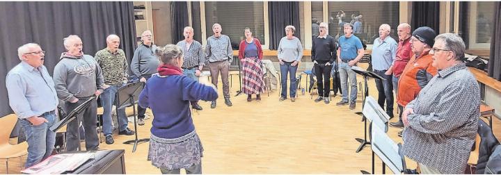 Der Jodlerklub Heimelig Villmergen unter der Leitung von Anna Eisenhut bereitet sich in seinen Proben intensiv auf die kommenden Auftritte vor. Bilder: Chregi Hansen / zg