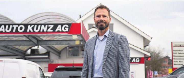 Mit der Nachfolgeregelung den besten Weg gewählt: Roger Kunz vor dem Firmensitz an der Bremgarterstrasse. Bild: Daniel Marti