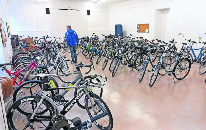 Velos kaufen und verkaufen: der Velo-Moto-Club Muri-Dorf freut sich über viele Besucherinnen und Besucher. Bild: zg