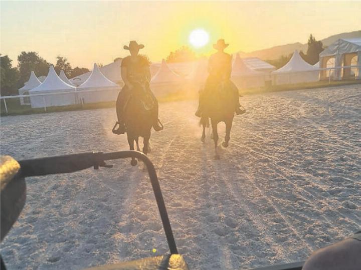 Auf gen Westen, zum Pferdefest auf den Lindenberg. Bild: zg