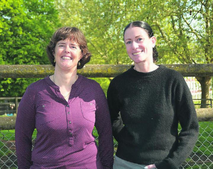 Cornelia Künzle (links) und Nathalie Dietrich amten neu als Co-Präsidentinnen des beliebten Marktteils. Bild: Sabrina Salm