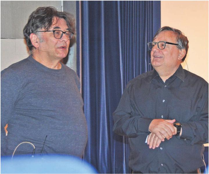 Filmemacher Edwin Beeler (links) im Gespräch mit Reto Holzgang vom Leitungsteam des Kinos Mansarde. Bild: Annemarie Keusch Filmemacher Edwin Beeler (links) im Gespräch mit Reto Holzgang vom Leitungsteam des Kinos Mansarde. Bild: Annemarie Keusch