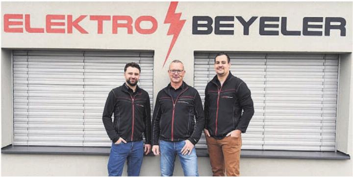 Das dreiköpfige Kader der Elektro Beyeler GmbH, von links: Kim Weiss, Urs Beyeler, Philipp Weibel. Bild: zg