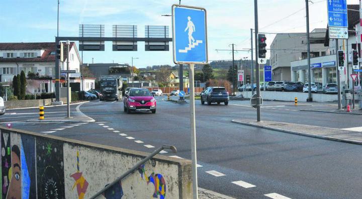 Am Mutschellenknoten möchte sich der Kanton alle Optionen offenhalten. Aktuell sieht er die Notwendigkeit einer Tunnelvariante aber nicht. Bild: Roger Wetli