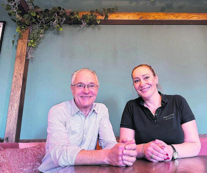 Seit 2016 ein Team: René Holenweger und Merita Gjoka. Nun übernimmt sie ihr eigenes Café. Bild: Stefan Sprenger