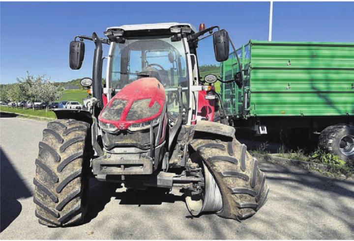 Eine Reifenpanne am Traktor führe zur folgenschweren Kollision.    Bild: pz