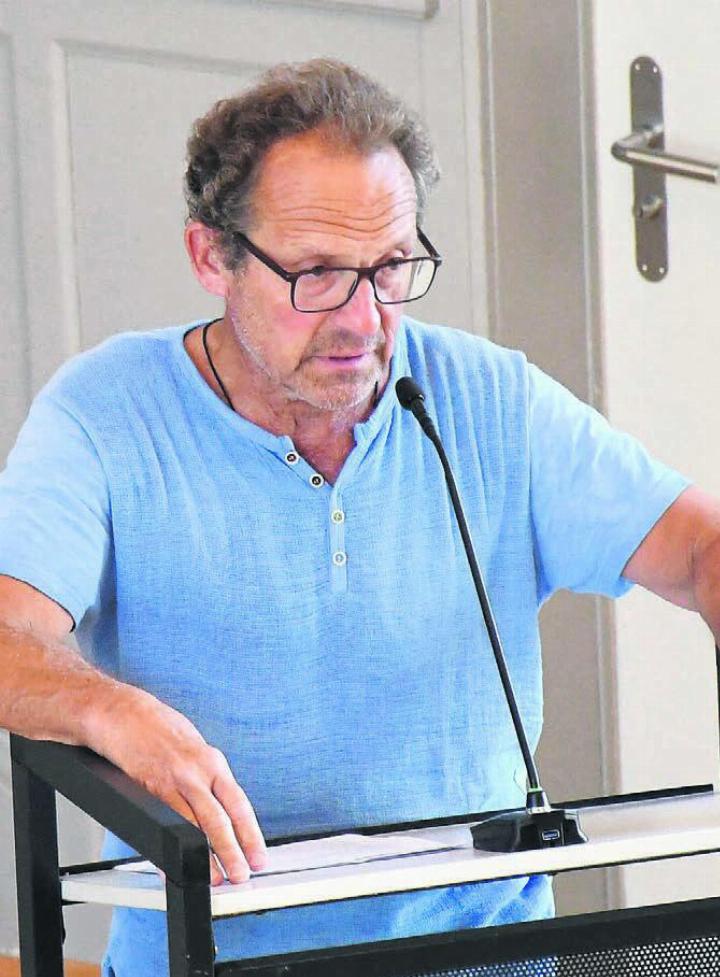 Daniel Heinrich, der Präsident der Finanz- und Geschäftsprüfungskommission, verwies auf die schlechten Kennzahlen und die anstehenden hohen Investitionen. Bild: Daniel Marti