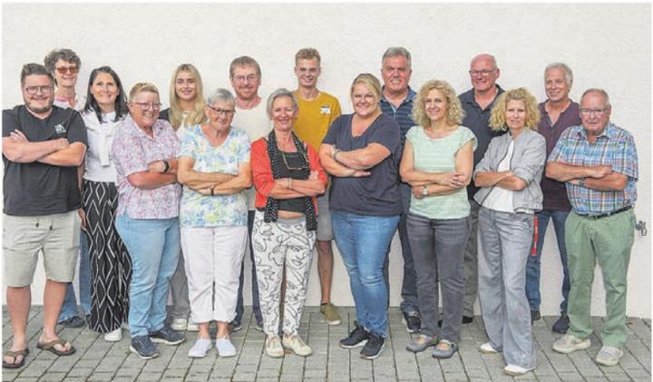 Das ganze Ensemble ist bereit für das Stück «Karriere». Bild: zg