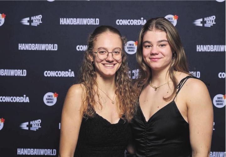 Die beiden handballbegeisterten Snedkerud-Schwestern Larissa (links) und Nora. Die beiden handballbegeisterten Snedkerud-Schwestern Larissa (links) und Nora.