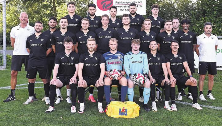 FC Villmergen, Saison 2024/25, hinten, von links: Luca Rey, Tefik Baki, Mattia Lo Iudice, Francesco Raso, Ramon Köpfli. Mitte: Sandro Meyer (Trainer), Jannis Brunner, Arda Capar, Ermal Krasniqi, Patrick Locher, Yanick Meyer, Sven Fischbach, Pascal Rummel, Rilind Krasniqi, Noah Haussener, Robin Rajendran, Simone Antonelli (Trainer). Vorne: Manuel Köpfli, Arijan Gashi, Pascal Duss, Dominik Weber, Jim Graf, Sven Meier. Es fehlen: Raffael Wälti, Dario Caruso, Marco Sanvido, Pascal Sidler, Omar Niko, Janic Mikulic, Joël Roth, Edmund Selimi.