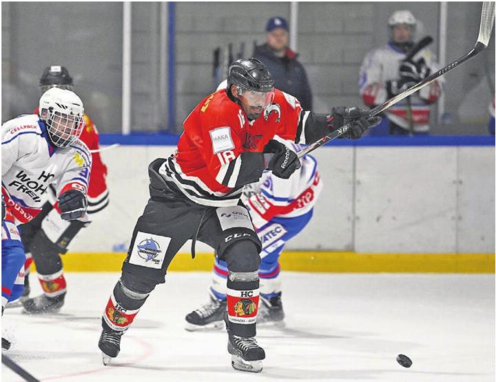 Im Derby zitterte der Stock, weil er im Babyglück ist. Mittlerweile ist Patrick Bula wieder der Alte und voller Tatendrang. Bild: awa