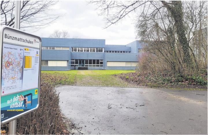 Im Bünzmatt soll das Provisorium auf der Wiese zwischen dem Bünzmatt 1 und der Allmendstrasse aufgebaut werden. Bild: chh